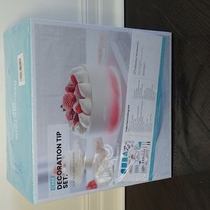 Brand New Cake Decorating Set!